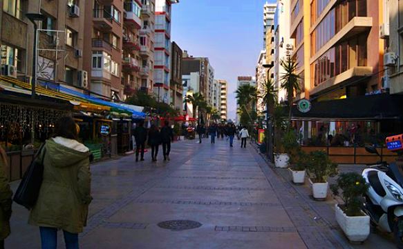 улица Кибрис Шехитлери в Измире